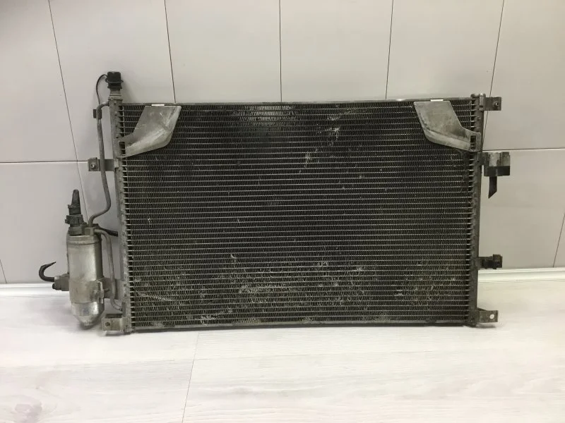 Радиатор кондиционера VOLVO CROSS COUNTRY 2004 30676602 2.4