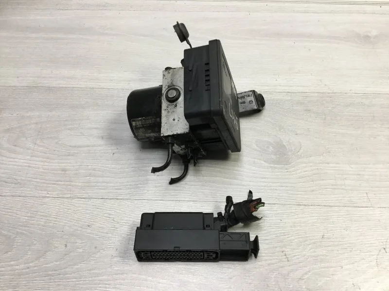 Блок АБС AUDI A3 2001 1J0698517A 1.8