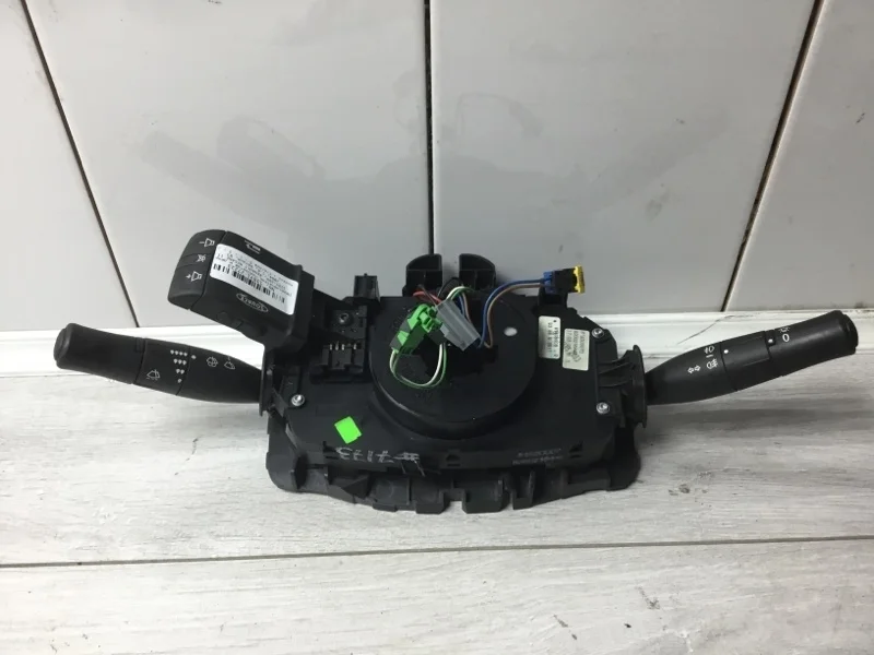 Переключатель поворотов и дворников стрекоза RENAULT MEGANE 2004 8200216465 1.6