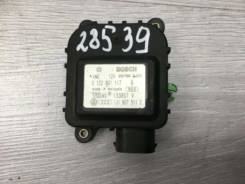 Моторчики управления заслонками отопителя Audi A3 2001 1J1907511A 1.8