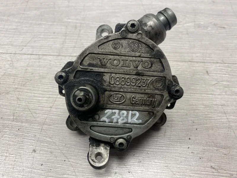 Насос вакуумный Volvo Cross Country 2004 31375106 2.4