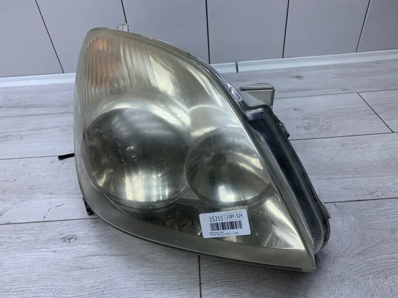 Фара TOYOTA COROLLA VERSO 2005 811300F010 2ADFTV, передняя правая