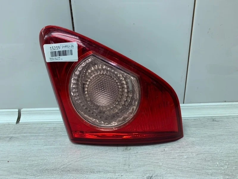 Фонарь Toyota Corolla 2004 8158112110 СЕДАН 1NZFE, задний правый