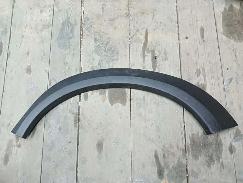 Накладка крыла Volvo Xc70 2012 31283106 УНИВЕРСАЛ D 5244 T17, задняя левая