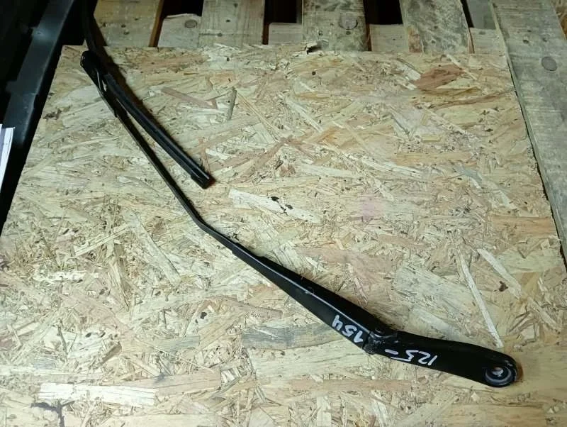 Дворник лобового стекла Volvo Xc70 2012 31276003 УНИВЕРСАЛ D 5244 T17, передний правый