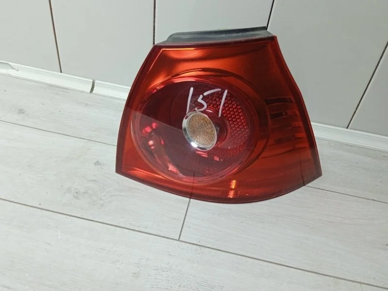 Фонарь VOLKSWAGEN GOLF 2005 4VFX13404AA ХЭТЧБЕК BGU, задний правый