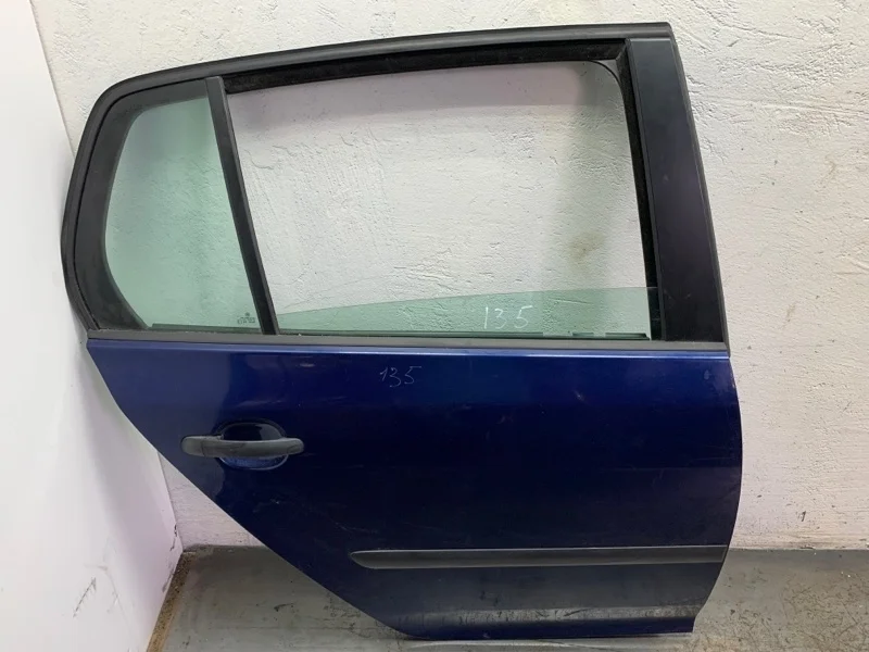 Дверь VOLKSWAGEN GOLF 2006 1K6833106J ХЭТЧБЕК BLS, задняя правая