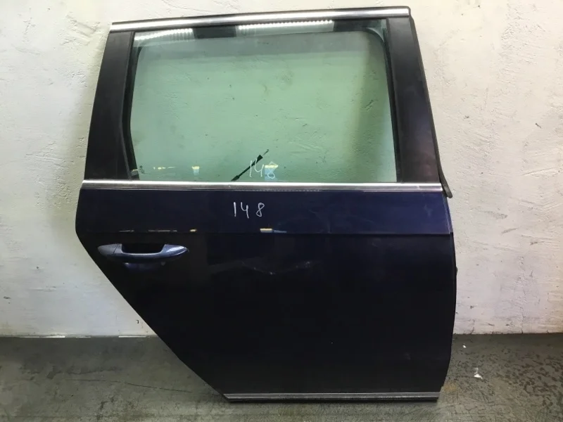 Дверь VOLKSWAGEN PASSAT 2012 3AF833056 УНИВЕРСАЛ CAYC, задняя правая