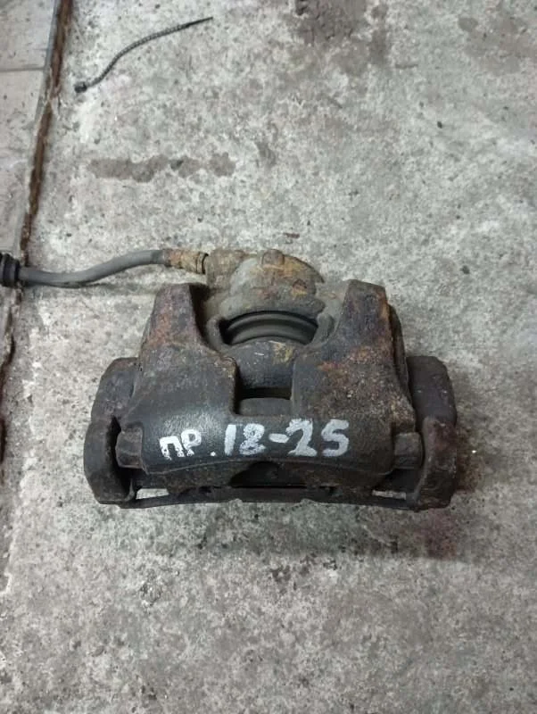 Суппорт тормозной Ford S-Max 2011 1583139 МИНИВЭН UFWA, передний правый