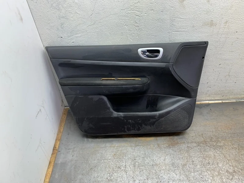 Обшивка двери PEUGEOT 307 2007 933117 УНИВЕРСАЛ 9HX (DV6ATED4), передняя левая