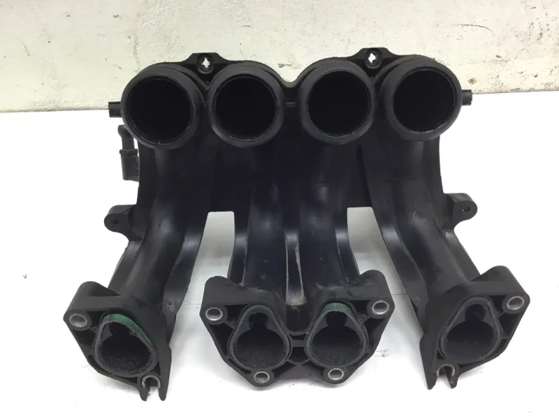 Впускной коллектор Audi A3 2005 06A133206BD ХЭТЧБЕК BGU