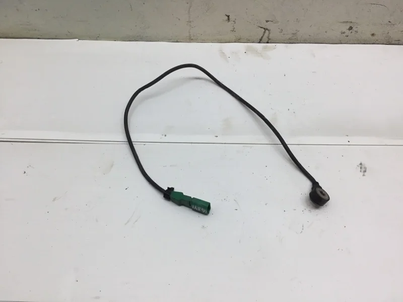 Датчик детонации AUDI A4 2004 07D905377 УНИВЕРСАЛ ALZ