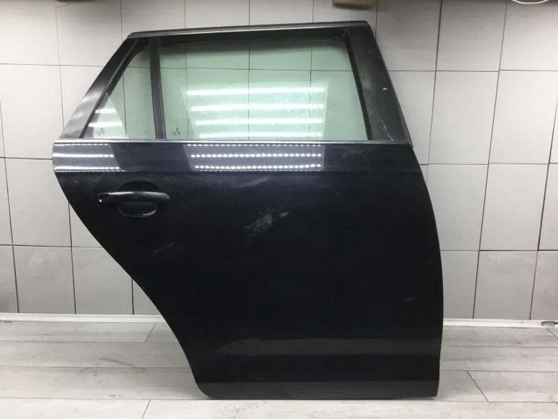 Дверь VOLKSWAGEN GOLF 2007 1K9833056 УНИВЕРСАЛ BLS, задняя правая