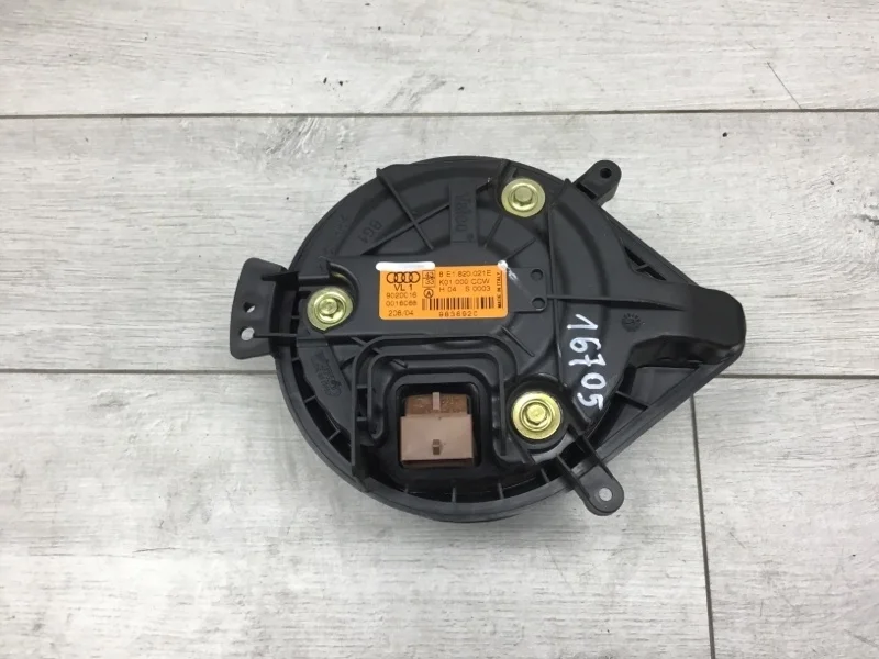 Мотор печки AUDI A3 2005 8E1820021E ХЭТЧБЕК BGU