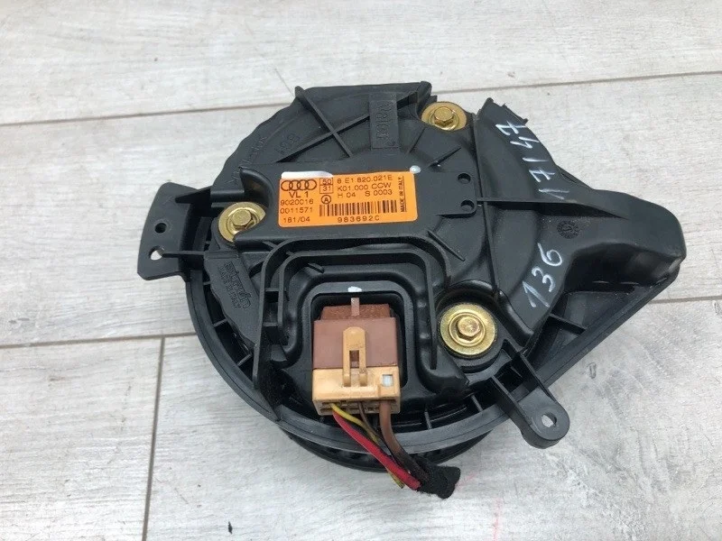 Мотор печки AUDI A4 2004 8E1820021E СЕДАН AVF