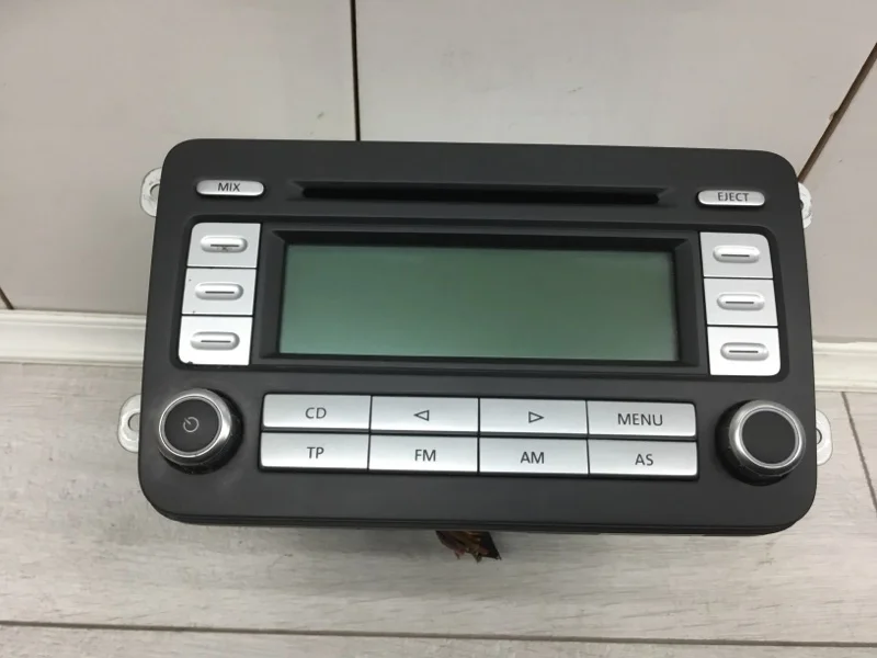 Магнитола Volkswagen Golf 2007 1K0035186T УНИВЕРСАЛ BLS