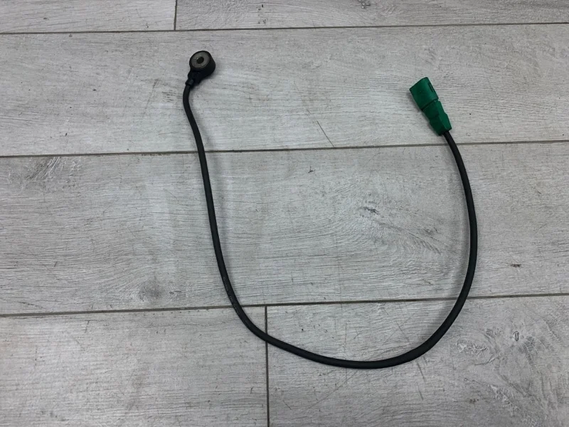 Датчик детонации AUDI A4 2005 07D905377 УНИВЕРСАЛ ALZ