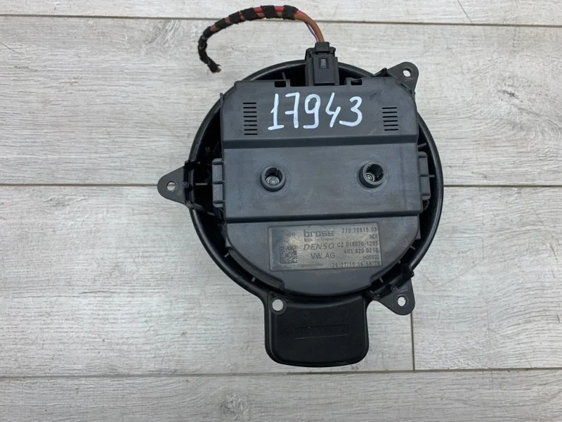 Моторчик печки AUDI A7 2010 4H1820021B СЕДАН CDUC