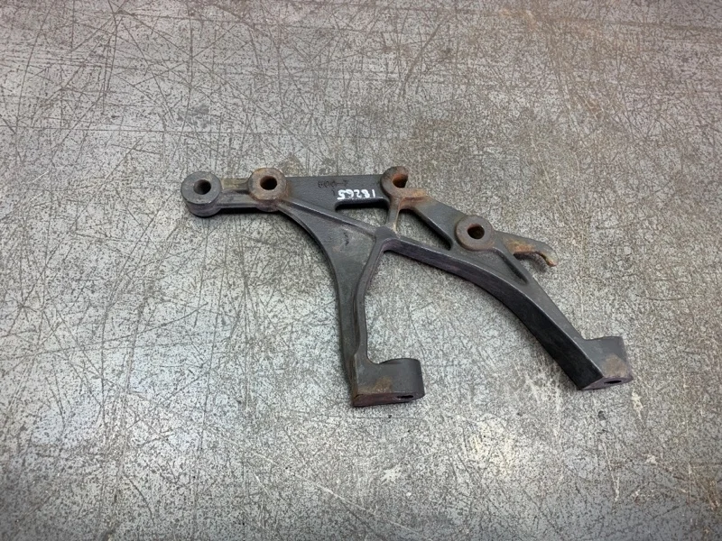 Кронштейн аккумулятора Scania R420 2006 1477482 4*2 420 DC1214 L01 HPI