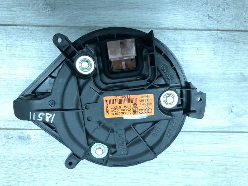 Моторчик печки AUDI A4 2004 8E1820021E УНИВЕРСАЛ ALZ