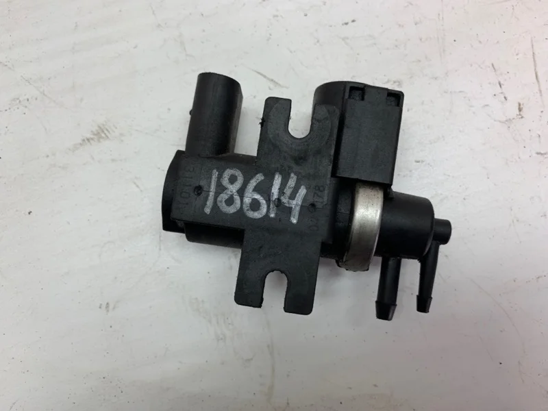 Клапан электромагнитный AUDI A4 2004 8E0906628C СЕДАН AVF