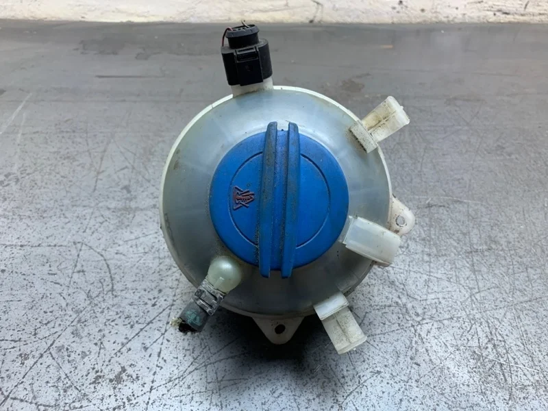 Бачок расширительный Volkswagen Golf 2007 1K0121407A УНИВЕРСАЛ BLS