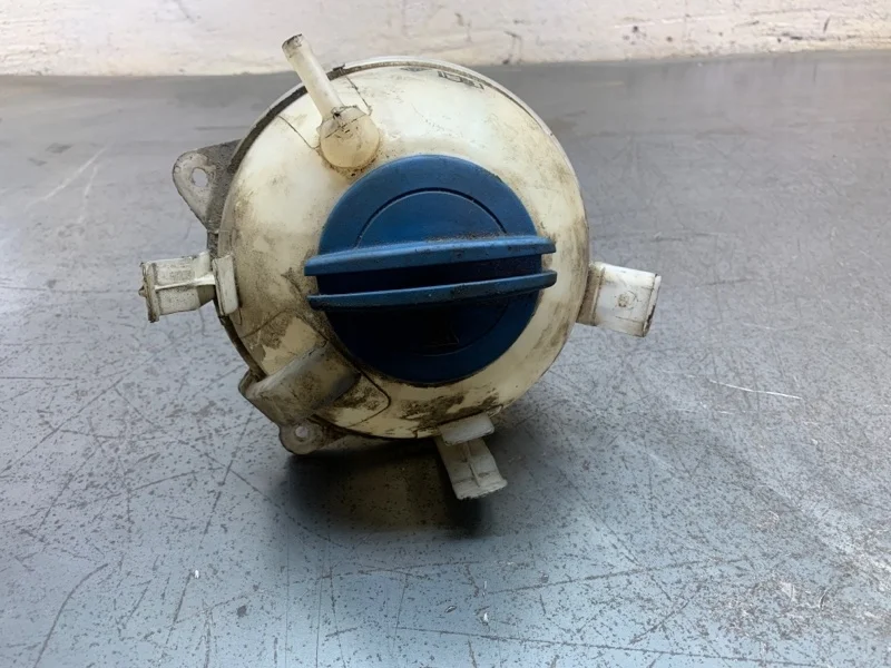 Бачок расширительный Volkswagen Caddy 2010 1K0121407A ФУРГОН BLS