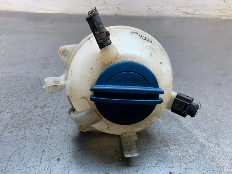 Бачок расширительный Volkswagen Passat 2012 1K0121407A УНИВЕРСАЛ CAYC