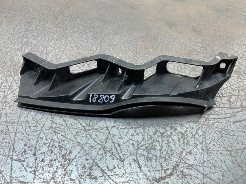 Кронштейн бампера VOLKSWAGEN PASSAT 2008 3C0807890 УНИВЕРСАЛ BLS, передний правый