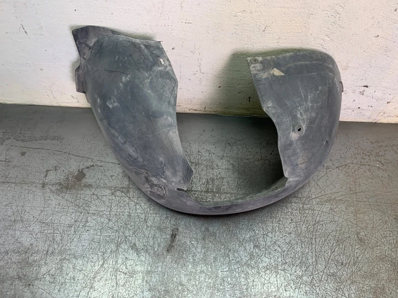 Защита крыла пластмассовая (подкрылок) VOLKSWAGEN GOLF 2010 5K0805978 ХЭТЧБЕК CAYB, передняя правая