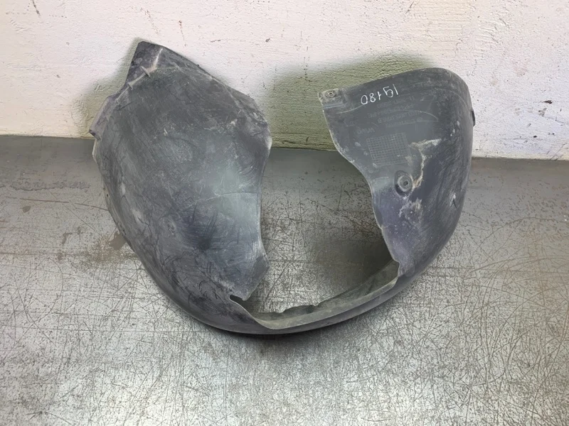 Защита крыла пластмассовая (подкрылок) VOLKSWAGEN GOLF 2006 1K0805978B ХЭТЧБЕК BLS, передняя правая