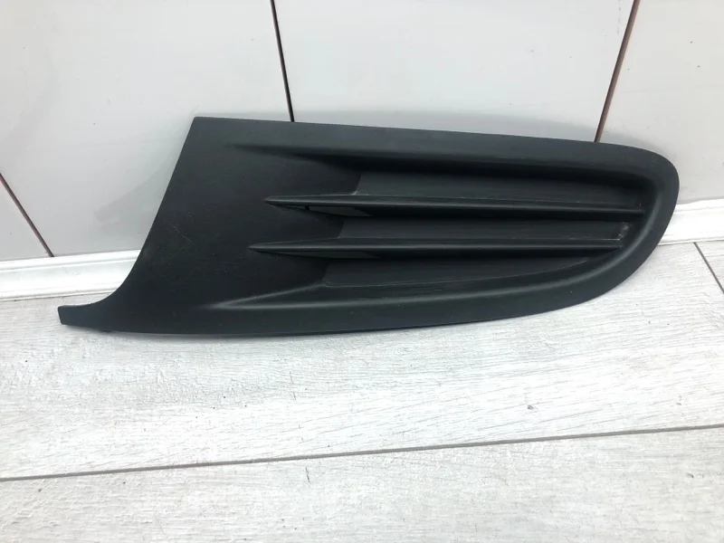 Накладка бампера часть VOLKSWAGEN GOLF 2010 5K0853665A ХЭТЧБЕК CAYB, передняя левая
