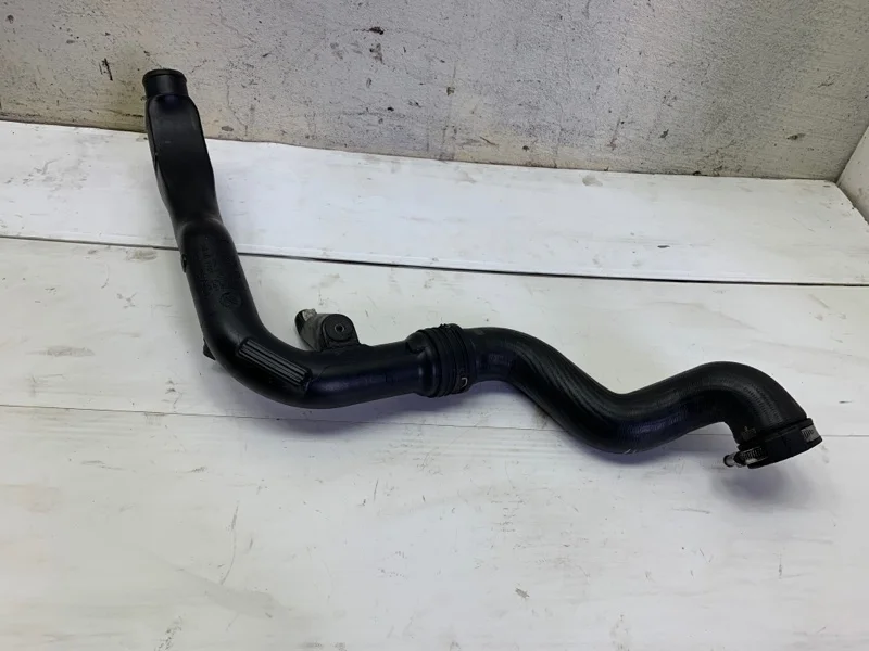 Патрубок интеркулера Audi A4 2004 8E0145762G УНИВЕРСАЛ ALZ