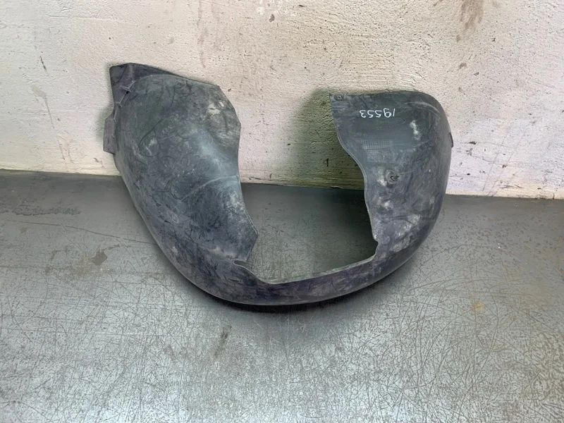 Защита крыла пластмассовая (подкрылок) VOLKSWAGEN GOLF 2005 1K0805978B ХЭТЧБЕК BGU, передняя правая