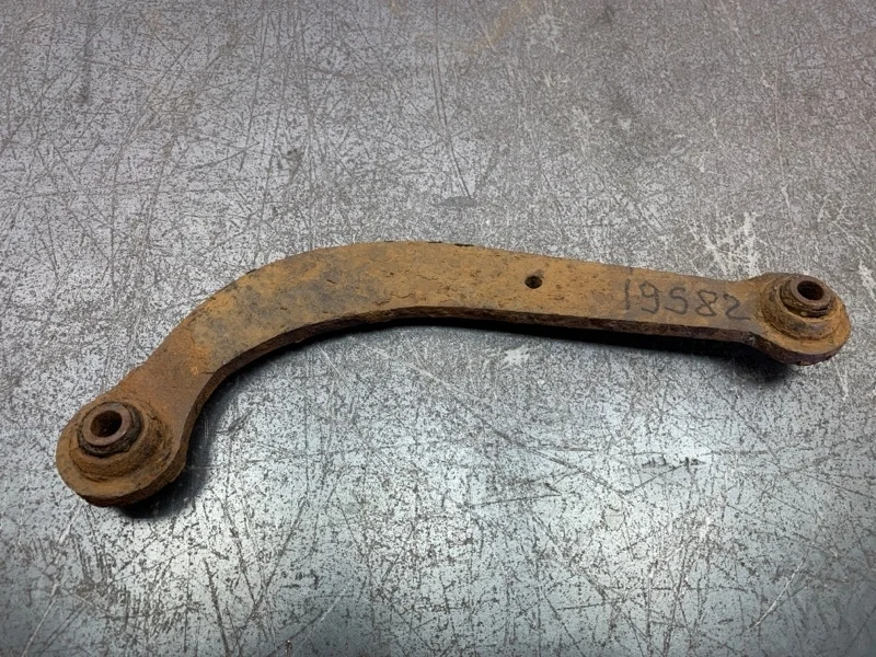 Рычаг подвески Toyota Avensis 2008 4877021011 УНИВЕРСАЛ 3ZZ-FE, задний левый