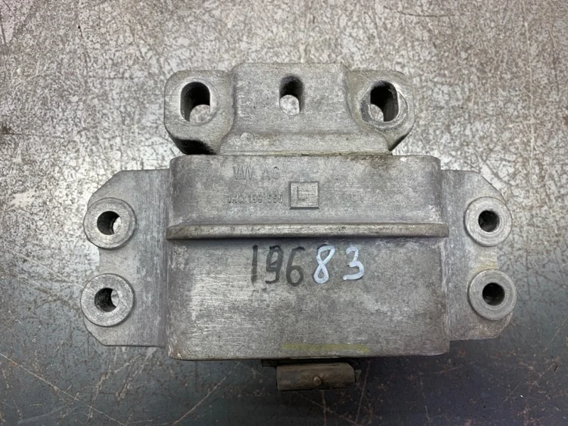 Подушка двигателя AUDI A3 2005 1K0199555 ХЭТЧБЕК BGU