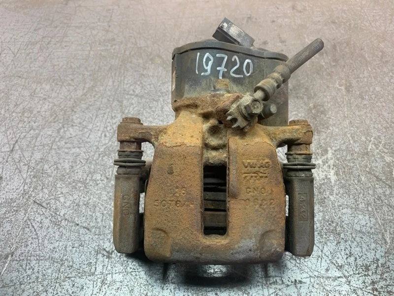 Суппорт тормозной Volkswagen Passat 2012 32332267J УНИВЕРСАЛ CAYC, задний левый