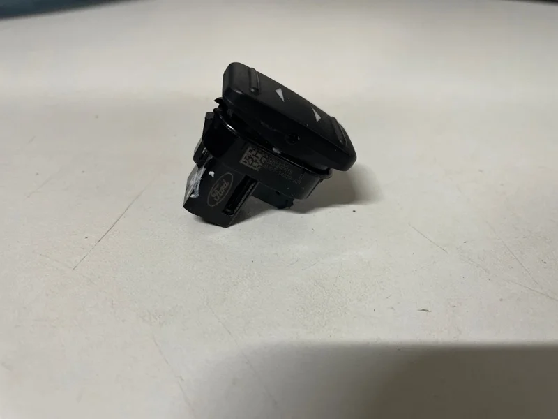 Блок управления стеклоподъемником Ford S-Max 2006 1428969 МИНИВЭН QYWA