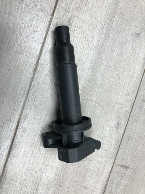 Катушка зажигания Toyota Corolla 2004 9008019019 ХЭТЧБЕК 3ZZ-FE