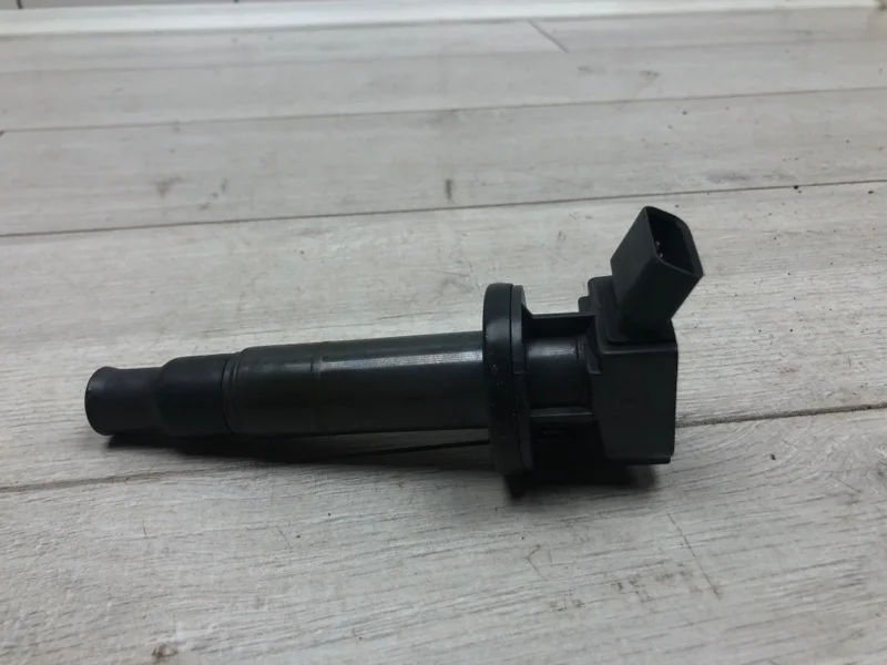 Катушка зажигания Toyota Corolla 2004 9008019019 ХЭТЧБЕК 3ZZ-FE