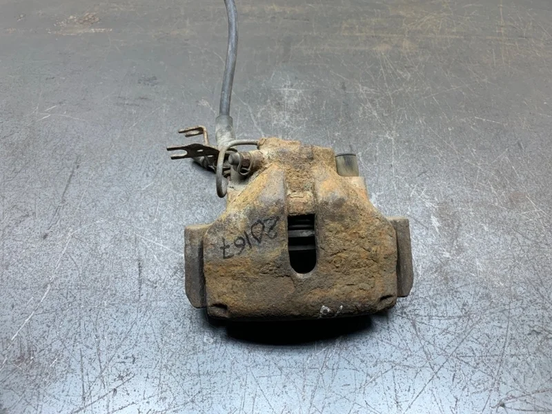 Суппорт тормозной Volkswagen Passat 2008 1K0615123E УНИВЕРСАЛ BLS, передний левый