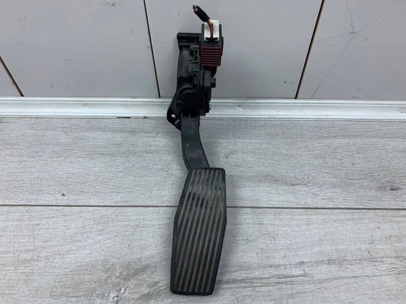 Педаль газа Opel Insignia 2009 13237352 УНИВЕРСАЛ A 20 DTH