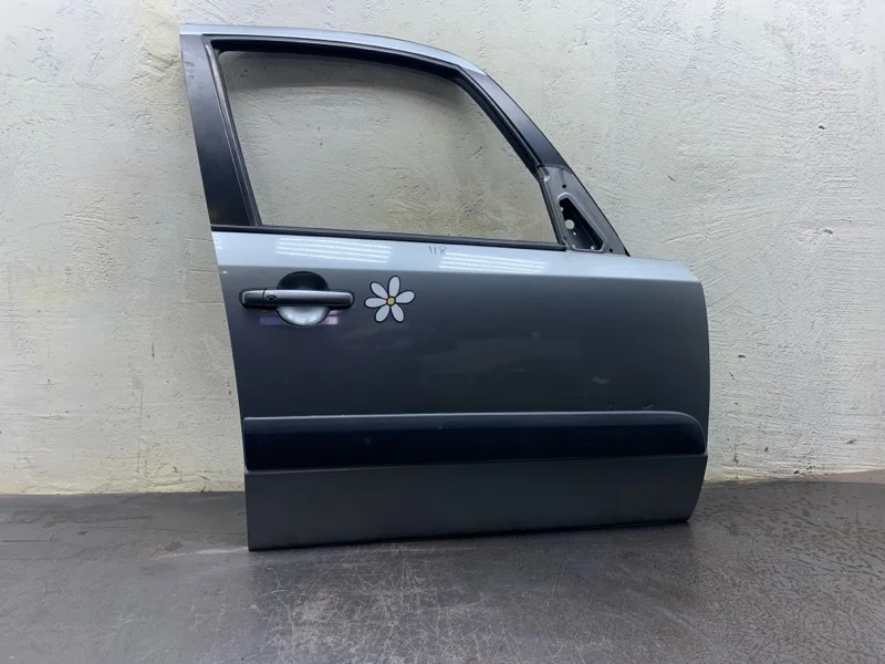 Дверь SUZUKI SX4 2006 6800179J00 ХЭТЧБЕК D19AA, передняя правая
