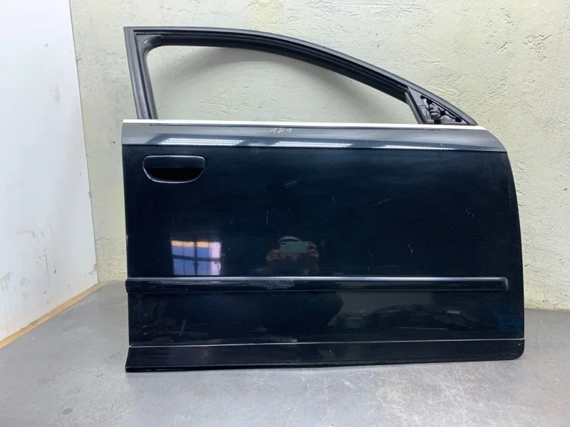 Дверь AUDI A4 2005 8E0831052J УНИВЕРСАЛ ALZ, передняя правая