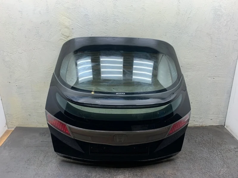 Крышка багажника в сборе Honda Civic 2008 68100SMGE01ZZ ХЭТЧБЕК N22A2