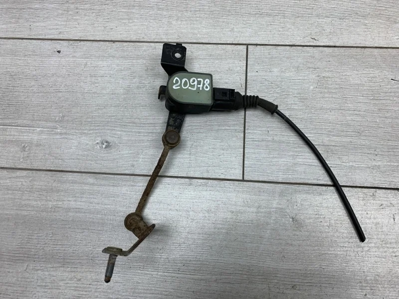 Датчик положения подвески дорожного просвета Volkswagen Passat 2006 1T0907503 УНИВЕРСАЛ BKP