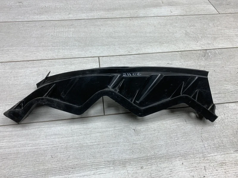 Кронштейн бампера VOLKSWAGEN PASSAT 2006 3C0807890 УНИВЕРСАЛ BKP, передний правый