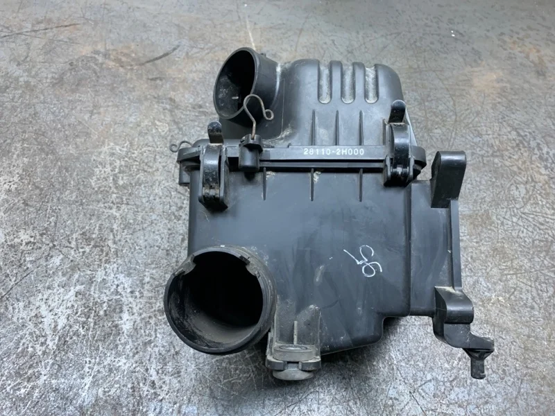 Корпус воздушного фильтра Hyundai I30 2010 281101H050 УНИВЕРСАЛ G4FA