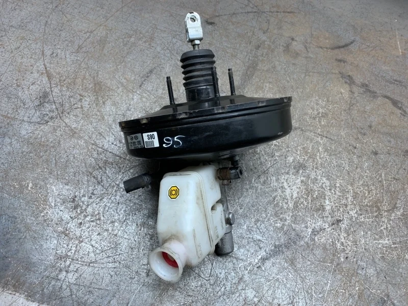 Главный тормозной цилиндр Hyundai I30 2010 585101H200 УНИВЕРСАЛ G4FA