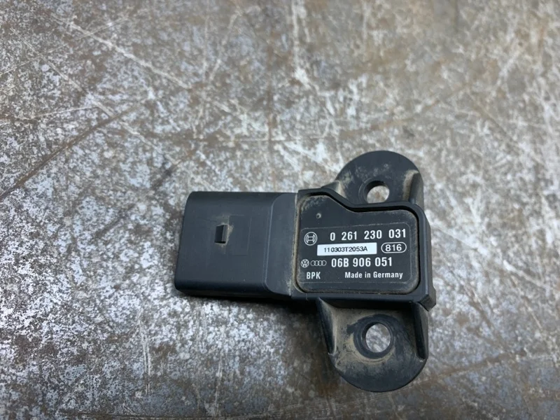 Датчик давления топлива Skoda Fabia 2011 06B906051 УНИВЕРСАЛ CGPA